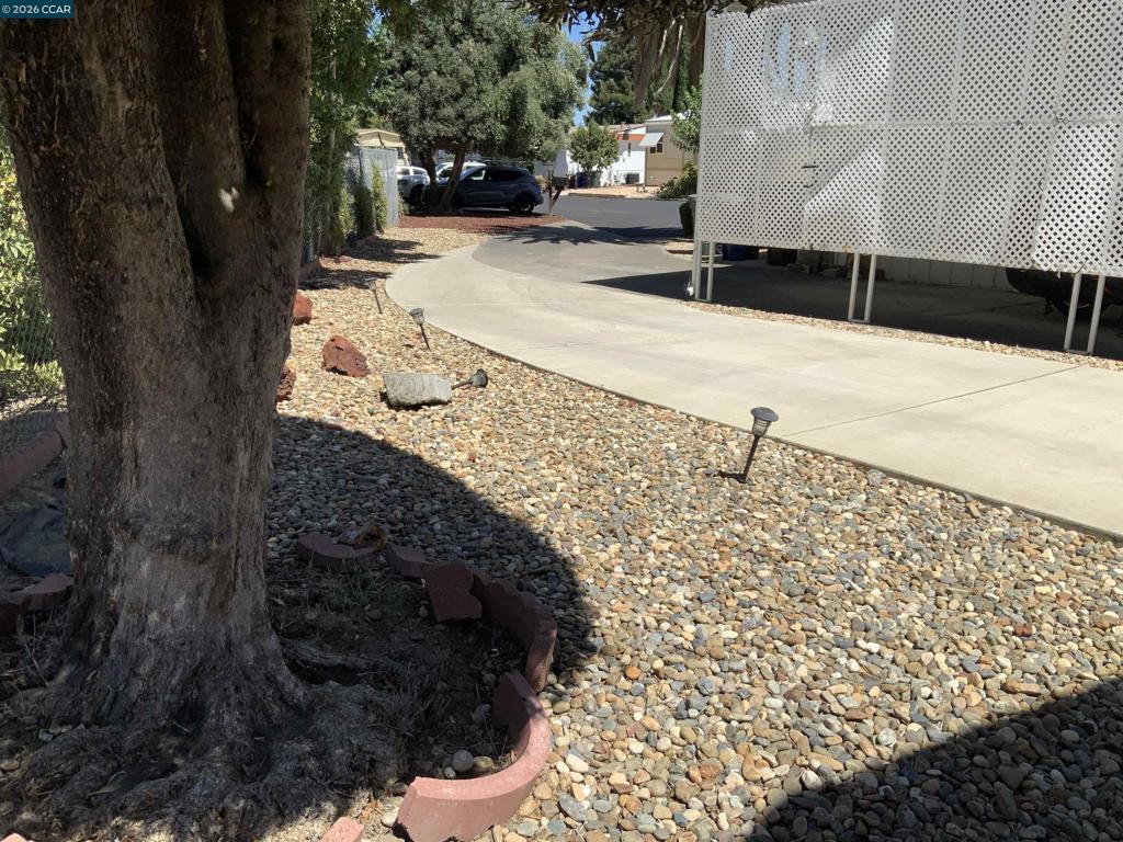 174 Sunset Way Property Photo 5