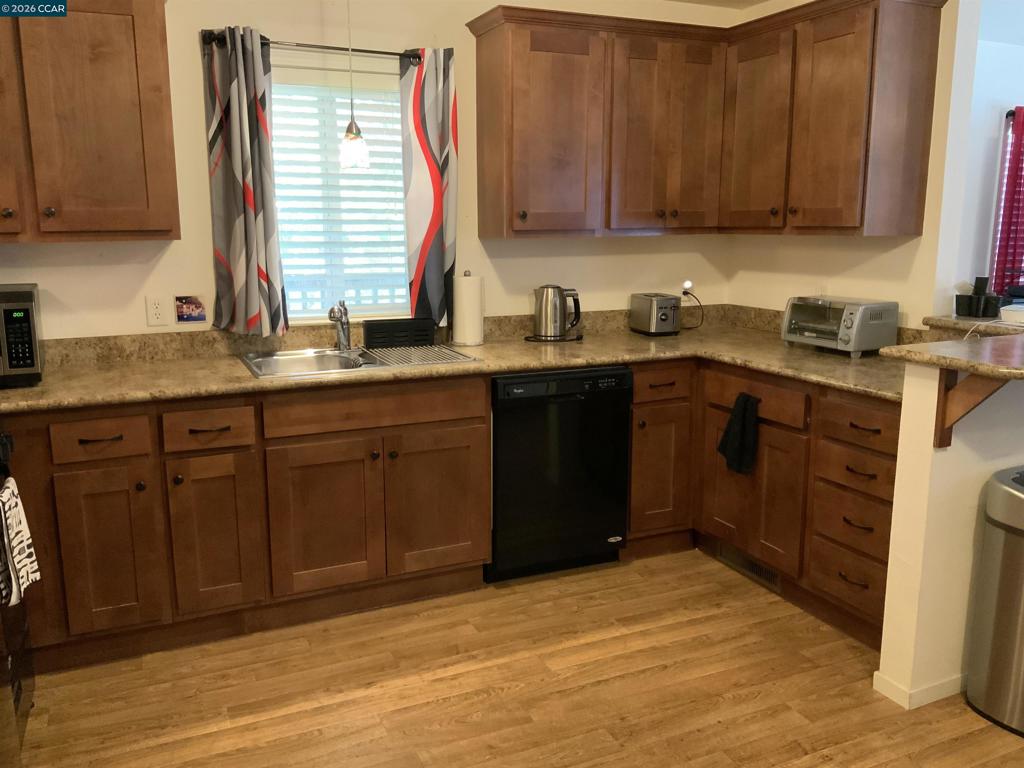 174 Sunset Way Property Photo 6