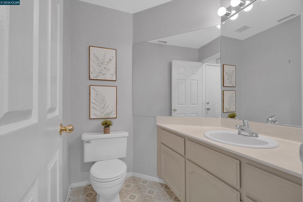 400 Devon Ct Property Photo 11