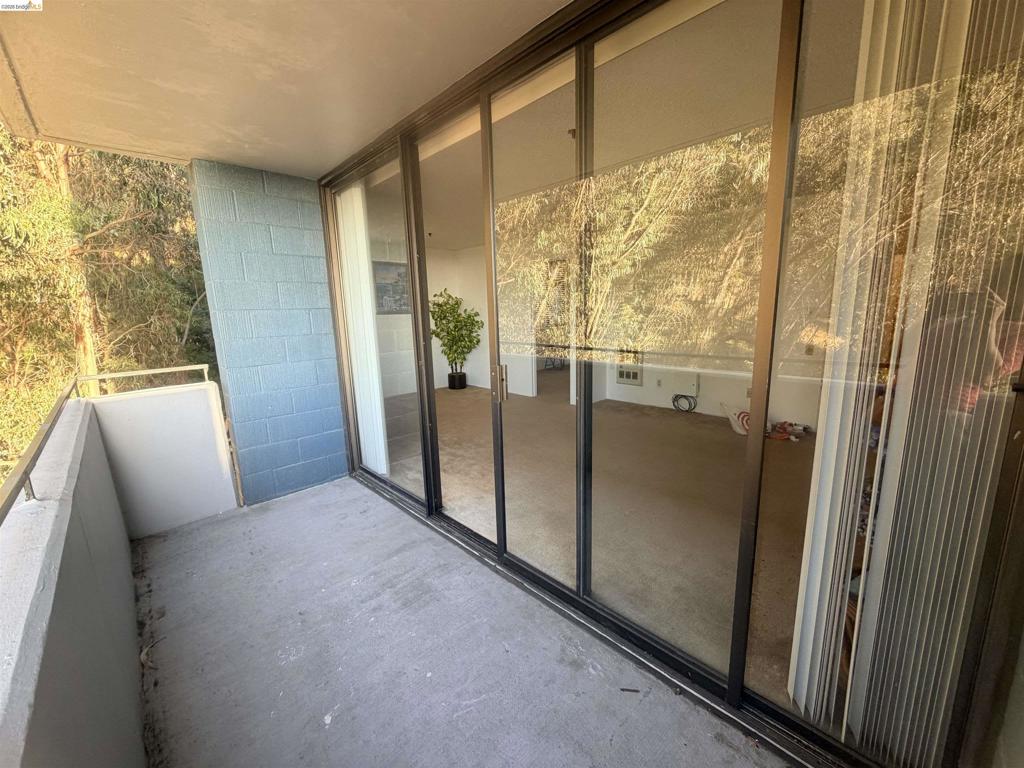 555 Pierce St 1021 Property Photo 11