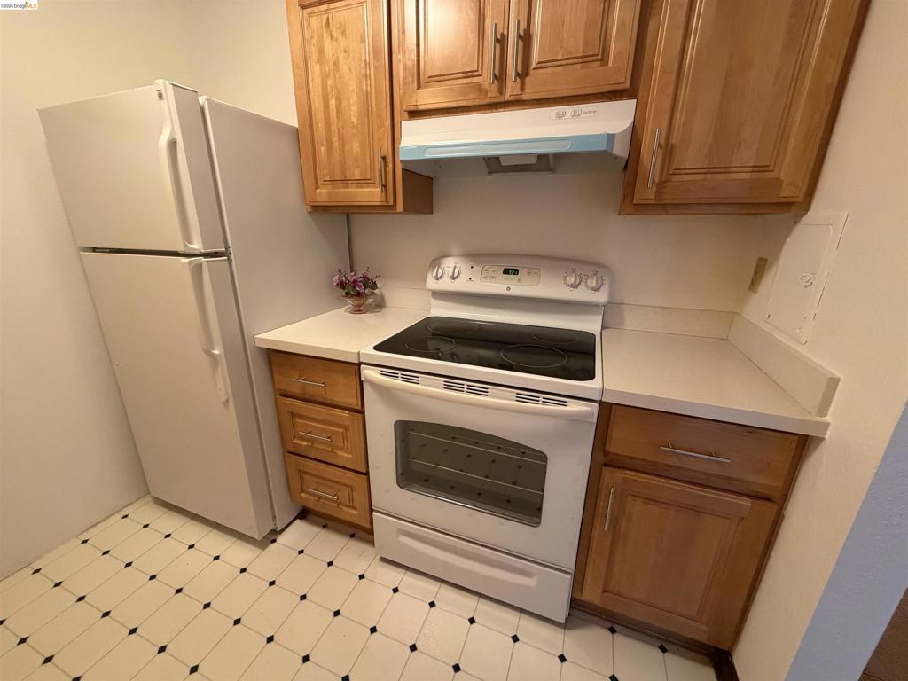 555 Pierce St 1021 Property Photo 17