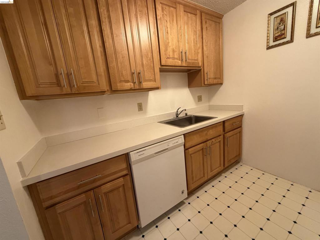 555 Pierce St 1021 Property Photo 18