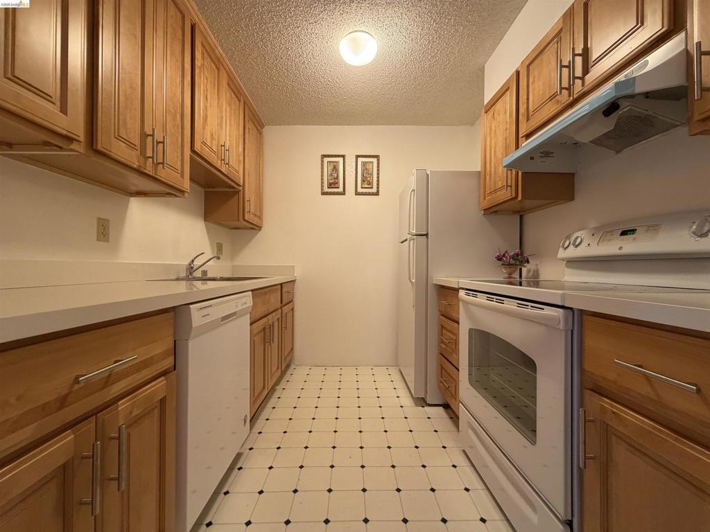 555 Pierce St 1021 Property Photo 19