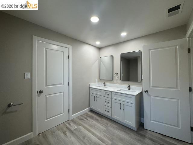 35 E 16th St Property Photo 11