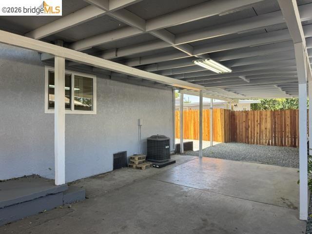 35 E 16th St Property Photo 15