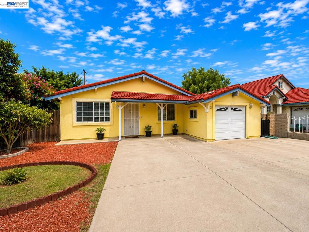 1307 Cathay Dr Property Photo 1