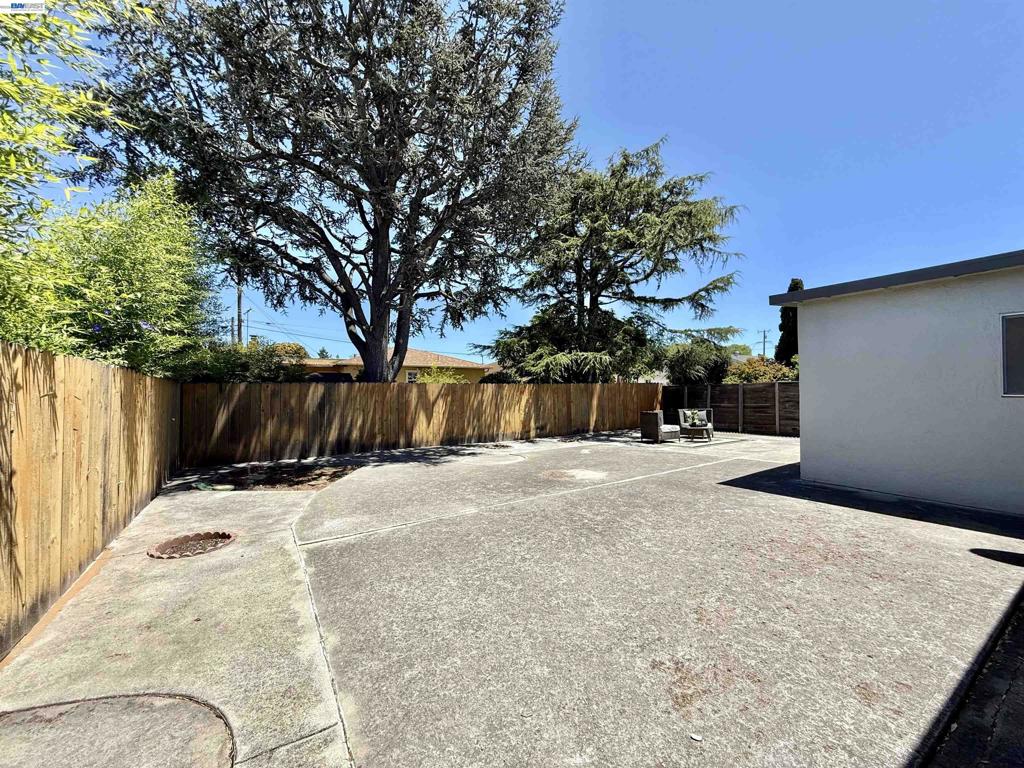 15350 Dewey St Property Photo 57