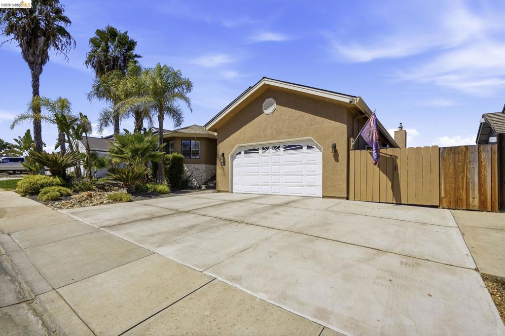 4841 Spinnaker Way Property Photo 2