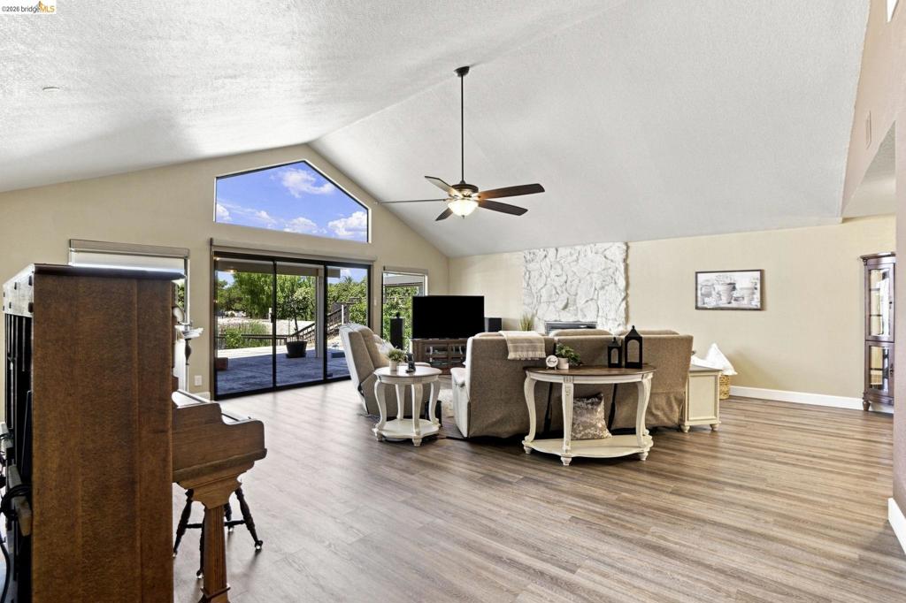4841 Spinnaker Way Property Photo 10