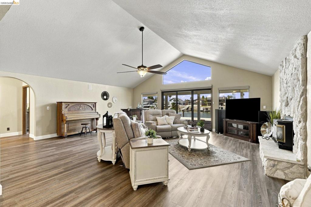 4841 Spinnaker Way Property Photo 12