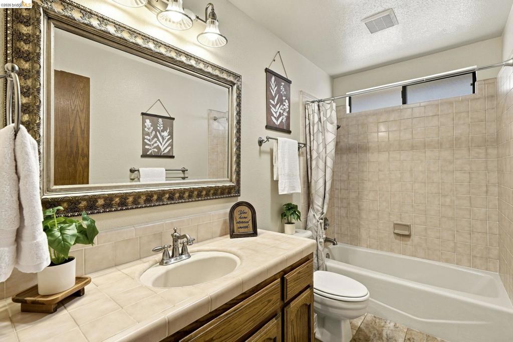 4841 Spinnaker Way Property Photo 17