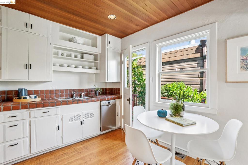 1204 Neilson St Property Photo 15