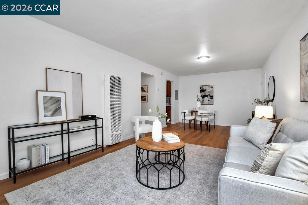 1660 Laguna Street B Property Photo 1