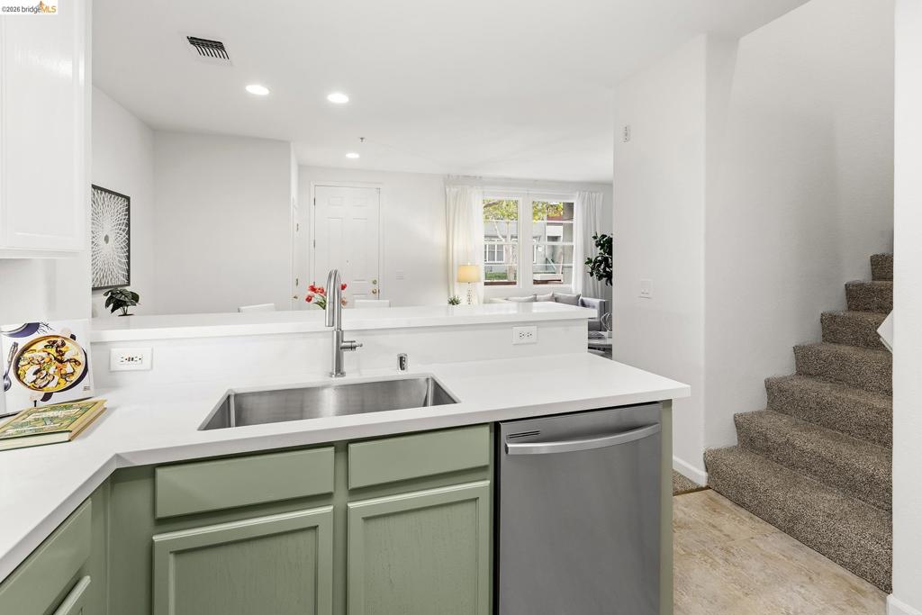710 City Walk Pl 1 Property Photo 14