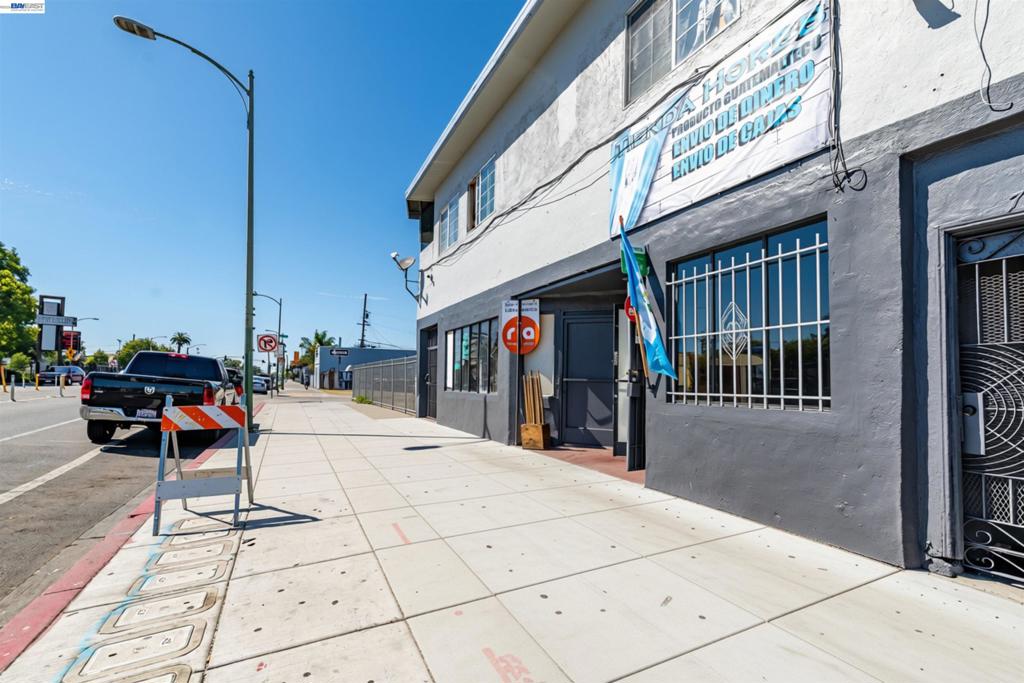 7108 International Blvd. Property Photo 1