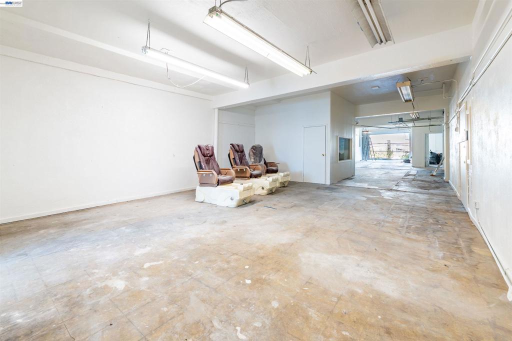 7108 International Blvd. Property Photo 27