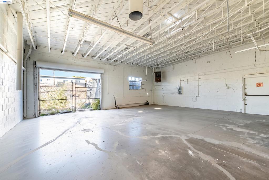 7108 International Blvd. Property Photo 35