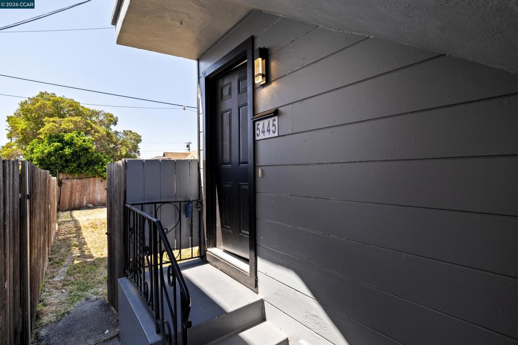 5441 5445 Bancroft Property Photo 4