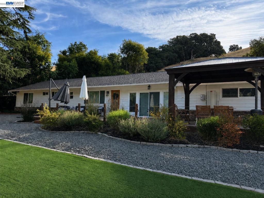 9338 Crow Canyon Rd Property Photo 1