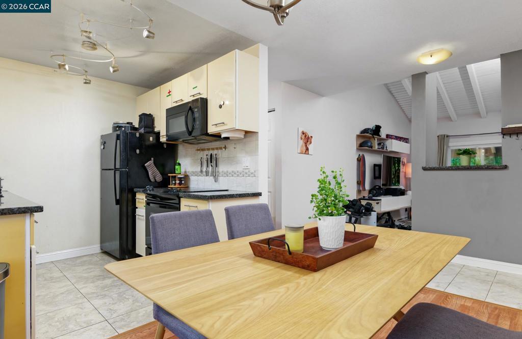 810 Oak Grove Rd 98 Property Photo 6