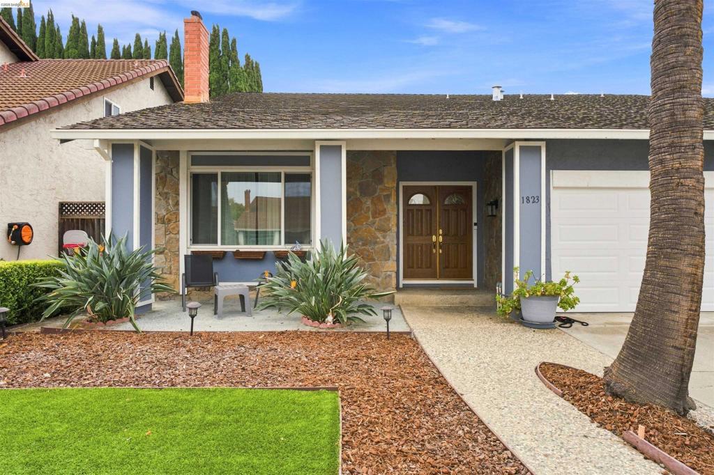 1823 Daltrey Way Property Photo 2