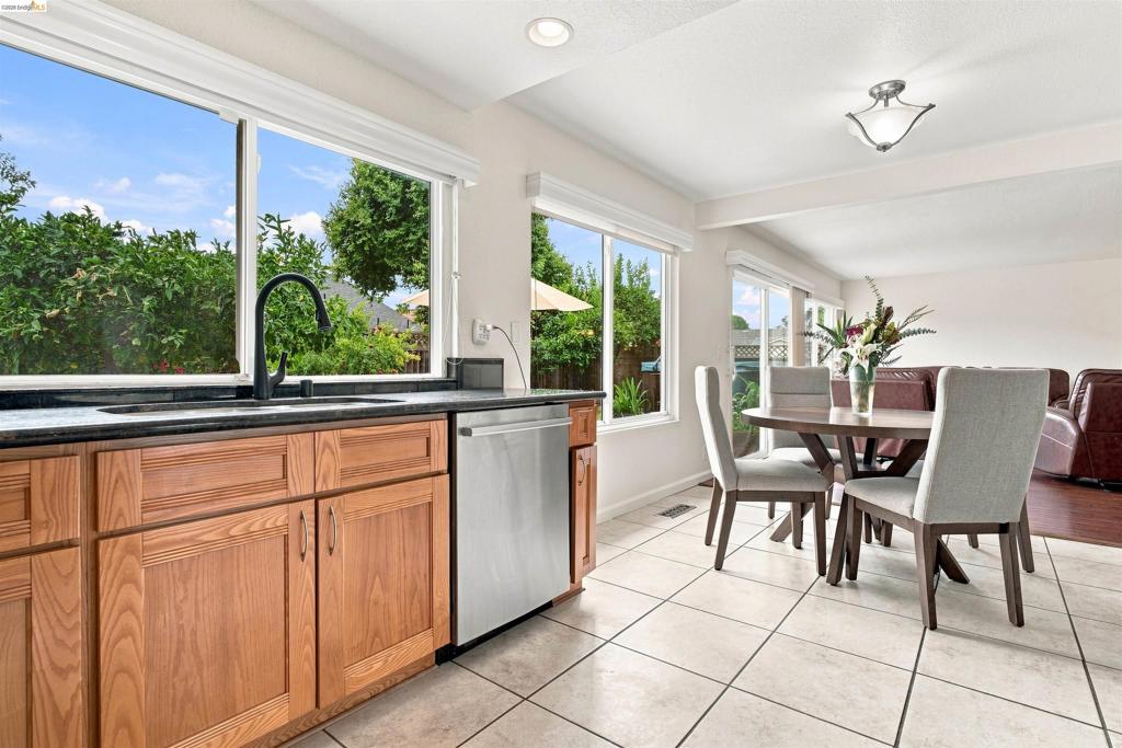 1823 Daltrey Way Property Photo 13