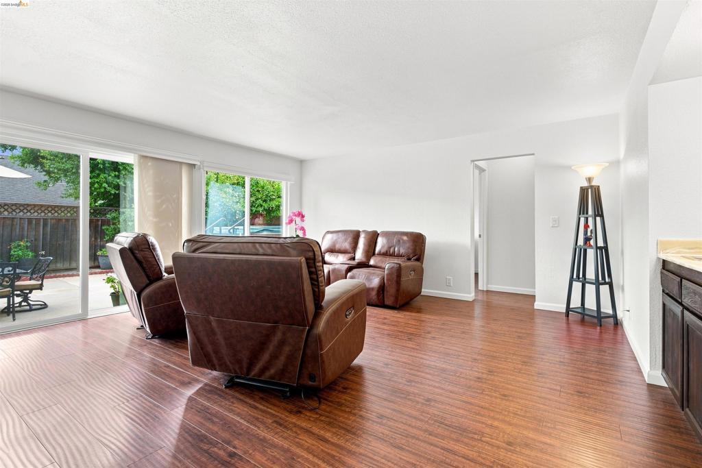 1823 Daltrey Way Property Photo 15