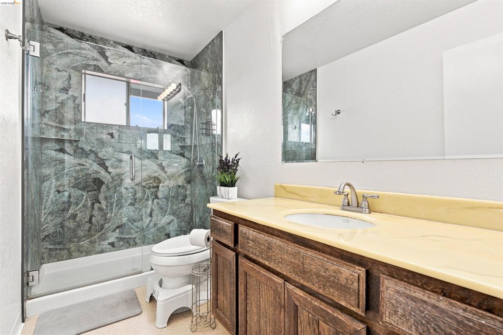1823 Daltrey Way Property Photo 28