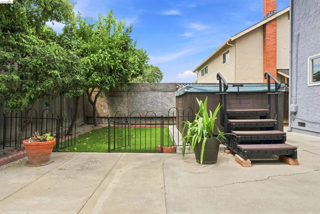 1823 Daltrey Way Property Photo 38