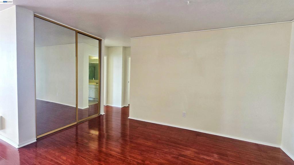 555 Pierce St 937 Property Photo 10