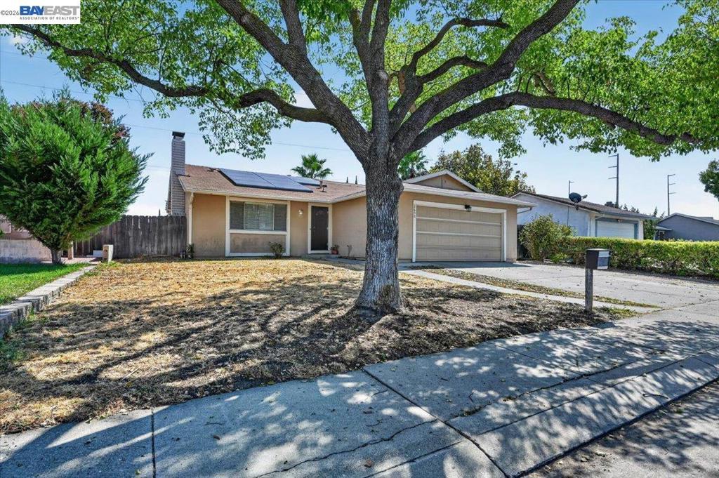 2650 Colony Dr Property Photo 6