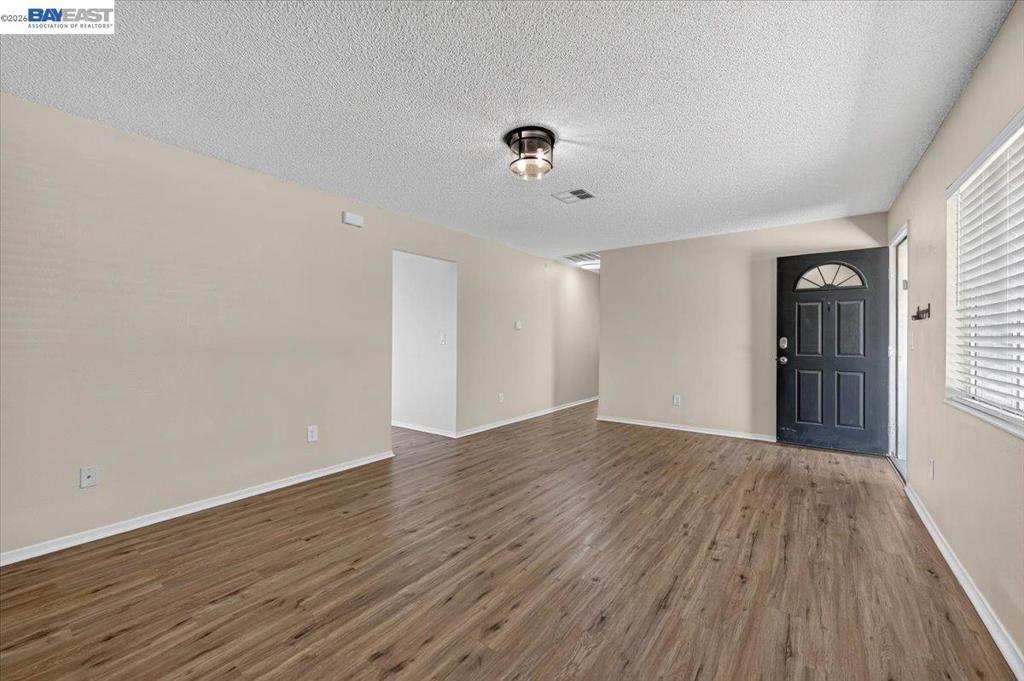 2650 Colony Dr Property Photo 7