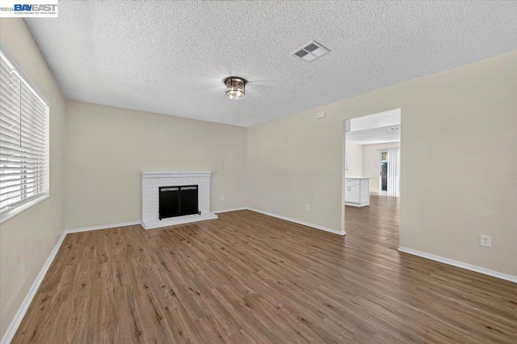 2650 Colony Dr Property Photo 8