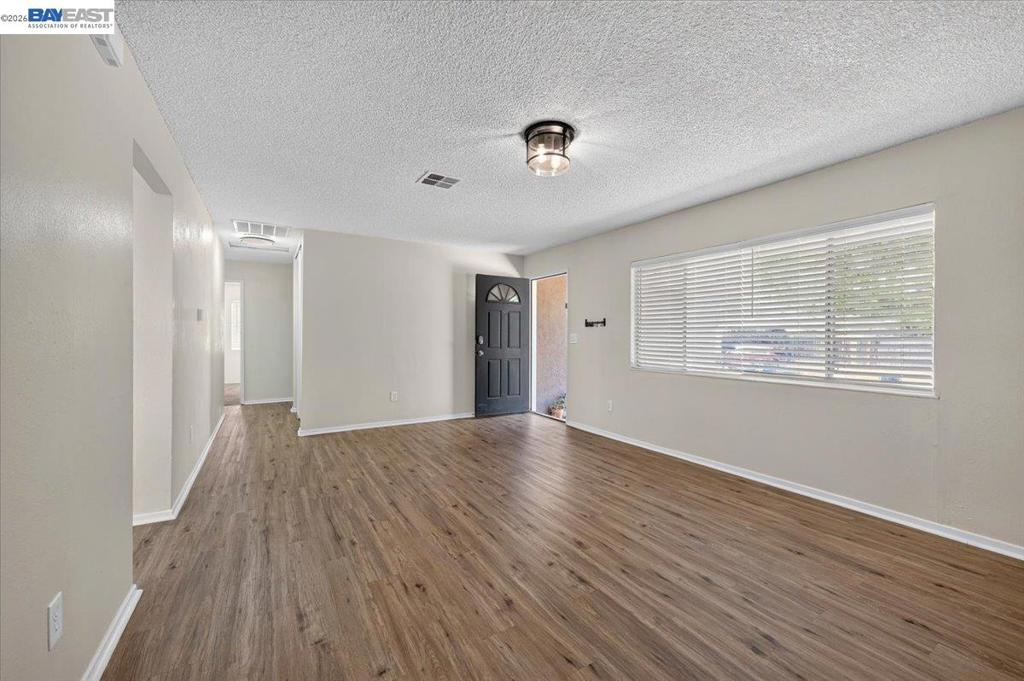 2650 Colony Dr Property Photo 11