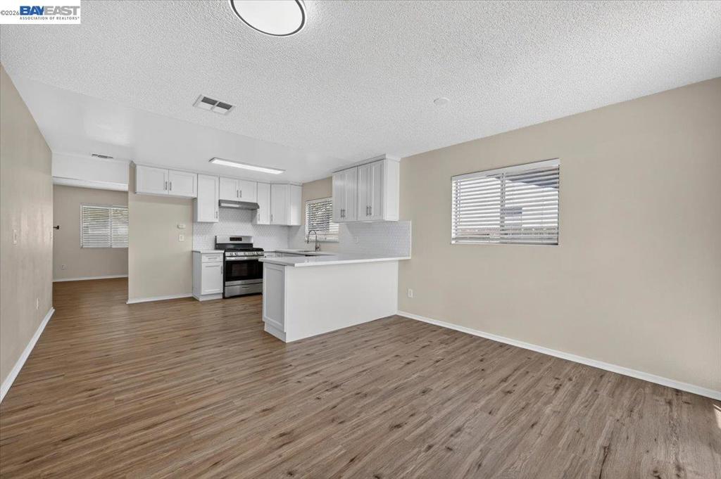 2650 Colony Dr Property Photo 15