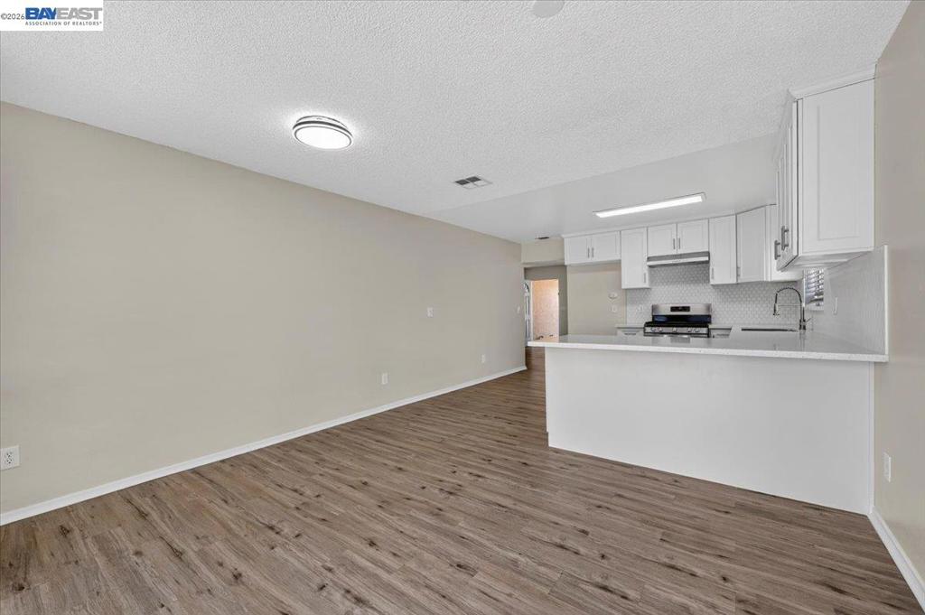 2650 Colony Dr Property Photo 17