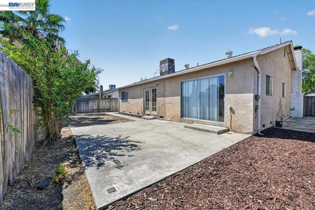 2650 Colony Dr Property Photo 33