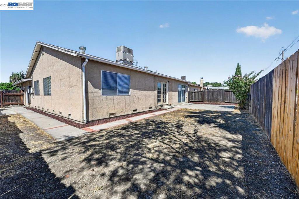 2650 Colony Dr Property Photo 36