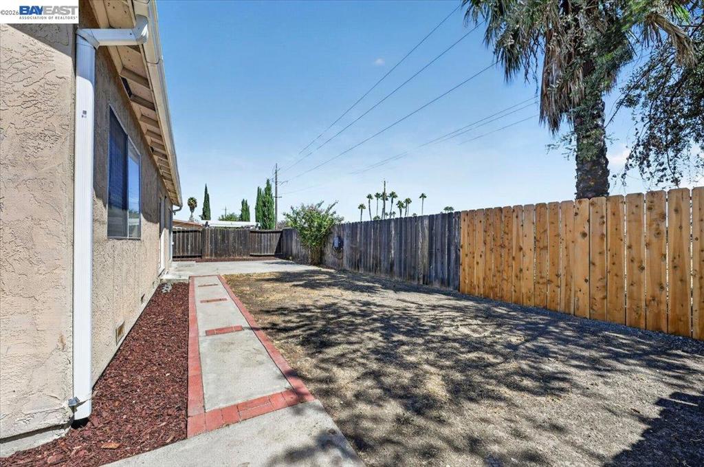 2650 Colony Dr Property Photo 37
