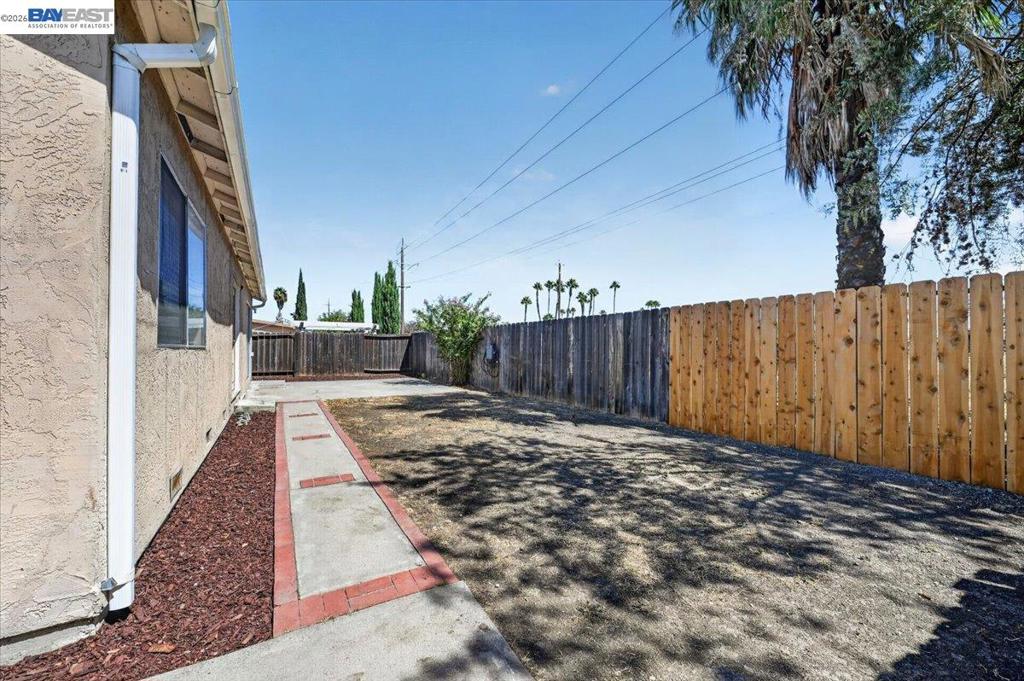 2650 Colony Dr Property Photo 38