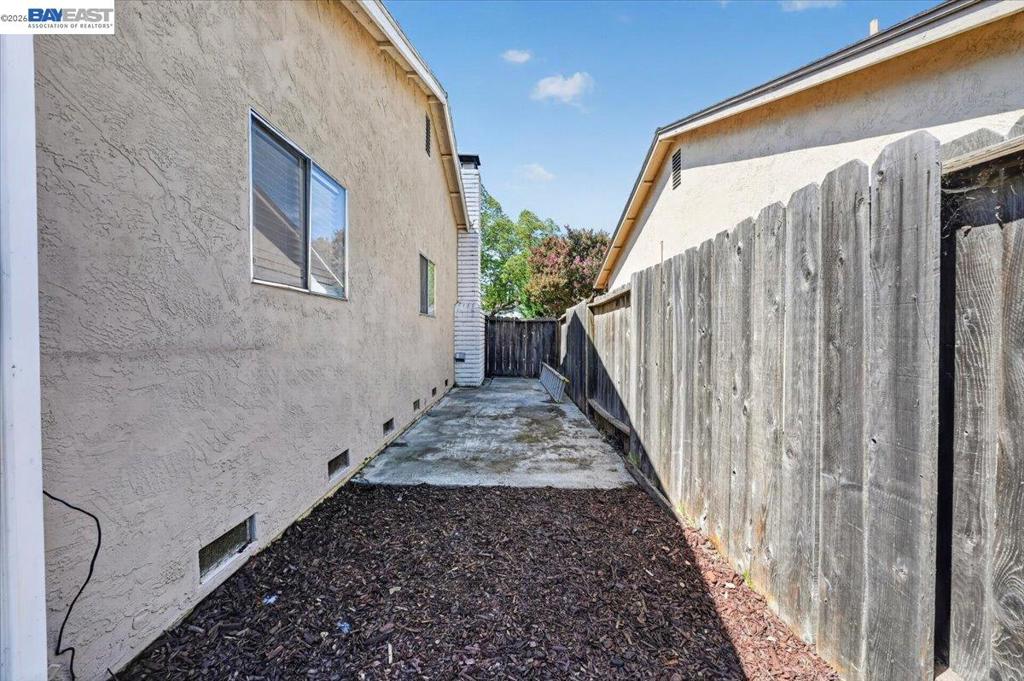 2650 Colony Dr Property Photo 41