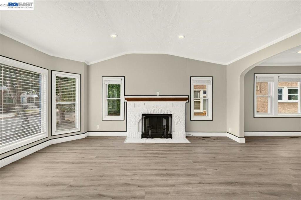 250 W Broadmoor Blvd Property Photo 7