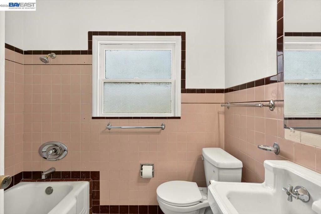 250 W Broadmoor Blvd Property Photo 24