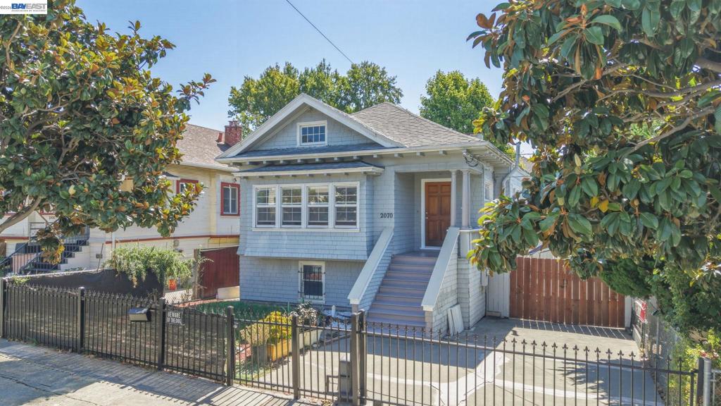 2070 Rosedale Ave Property Photo 1