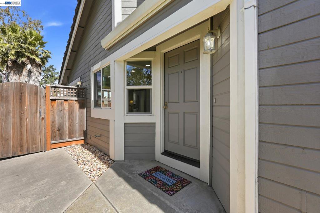 38109 Iris Court Property Photo 6