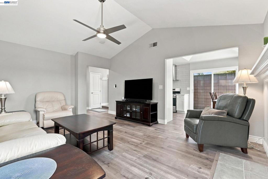 38109 Iris Court Property Photo 10