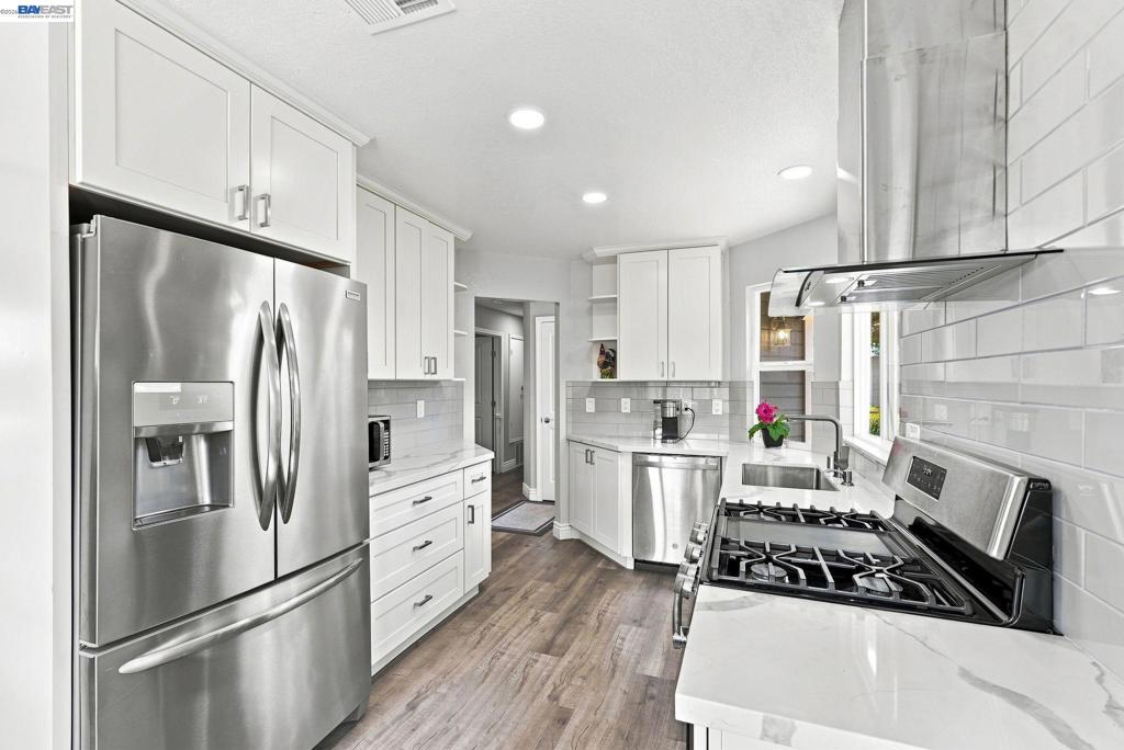 38109 Iris Court Property Photo 12