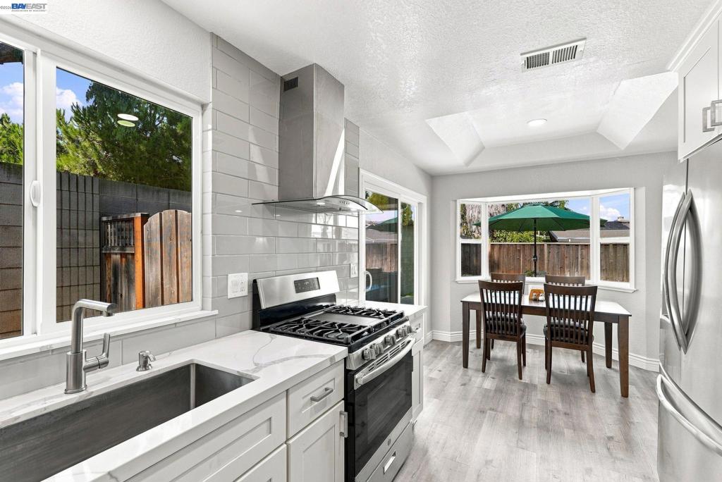 38109 Iris Court Property Photo 14
