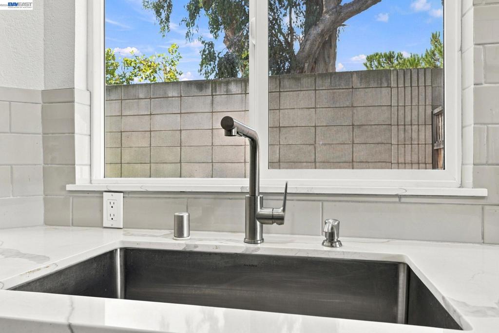 38109 Iris Court Property Photo 15