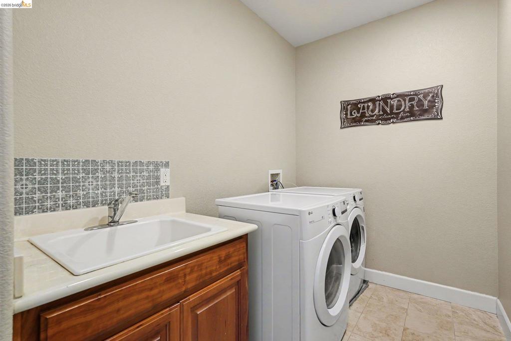 1276 Prominent Drive Property Photo 34